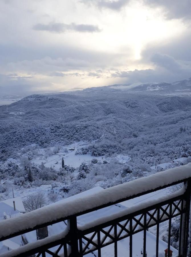 Hotel Isaraiko Spiti Agia Theodora Isaris Zewnętrze zdjęcie