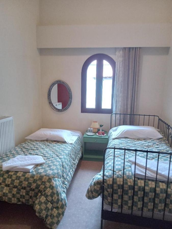 Hotel Isaraiko Spiti Agia Theodora Isaris Zewnętrze zdjęcie